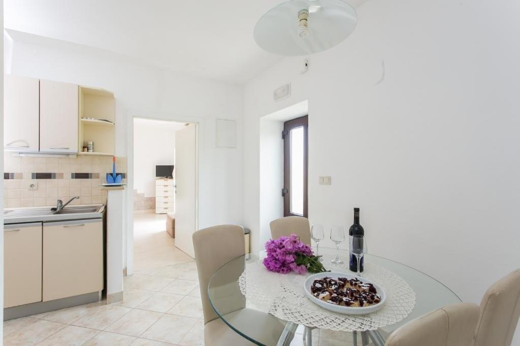 Apartments Maria Donje Celo Екстер'єр фото