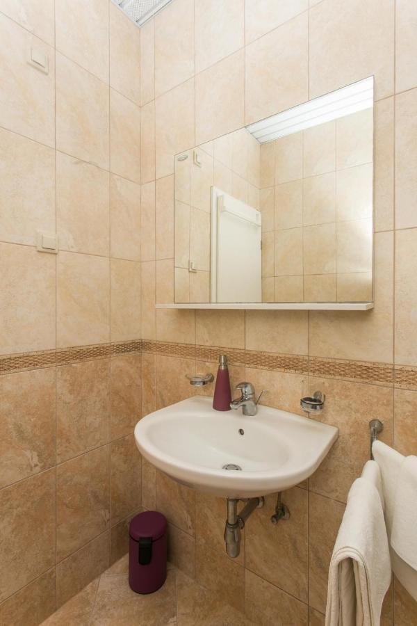 Apartments Maria Donje Celo Екстер'єр фото