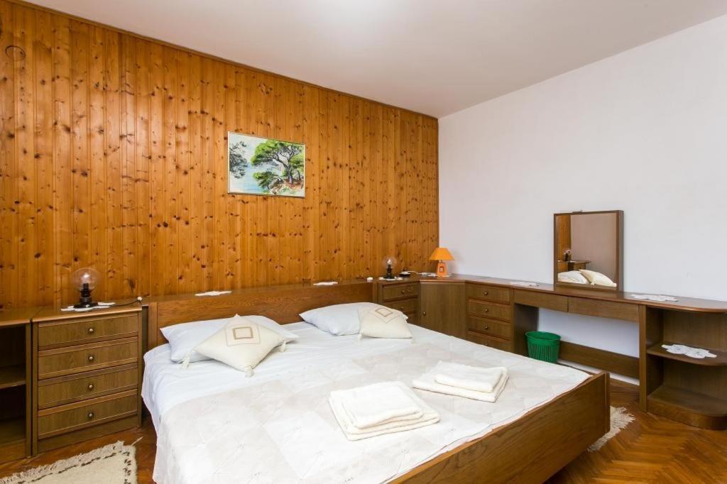 Apartments Maria Donje Celo Екстер'єр фото