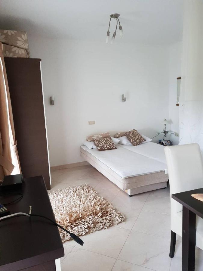 Apartments Maria Donje Celo Екстер'єр фото